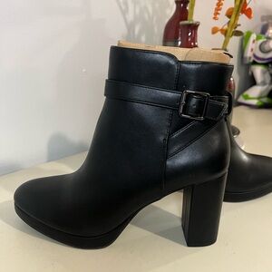 Kelly & Katie black booties